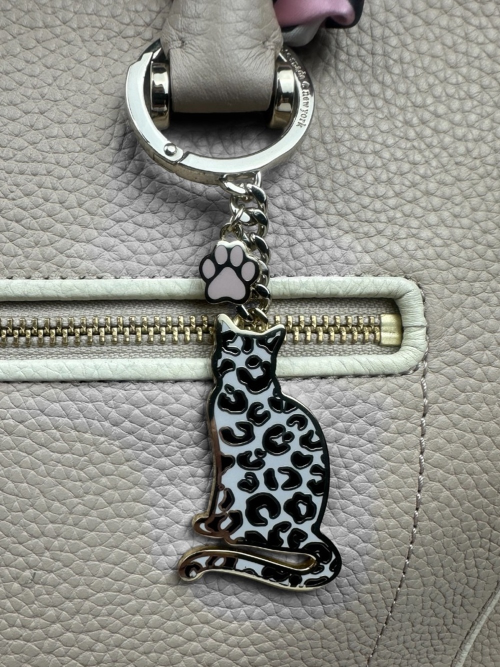 Kate Spade Cat Keychain - Picture 3 of 13